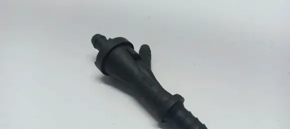 Audi A4 S4 B7 8E 8H Air intake hose/pipe 058133753D