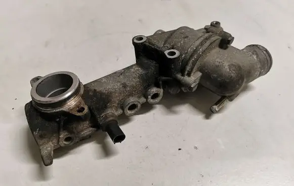 Thermostat/thermostat housing