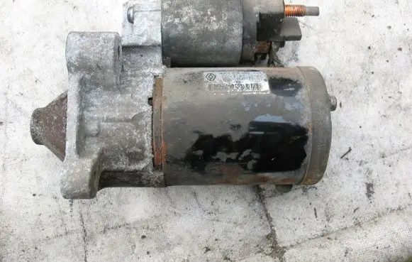 Dacia Sandero Starter motor 8200815083