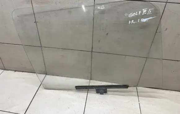 Volkswagen Golf II Front door window/glass (coupe) 