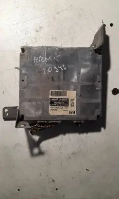 Toyota Avensis T250 Engine control unit/module 8966105690 MB1758006326 1758006326