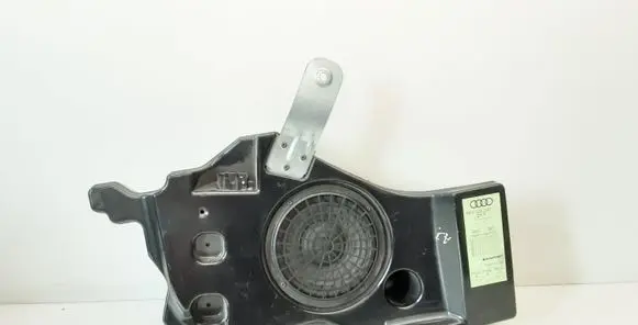 Audi A3 S3 A3 Sportback 8P Subwoofer speaker 8P4035382