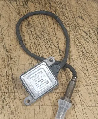 Mercedes-Benz E W213 Lambda probe sensor A0009050108