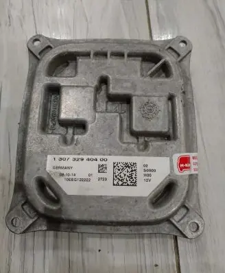 Peugeot 308 LED ballast control module 1307329404
