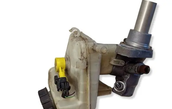 Opel Astra J Master brake cylinder 41550110
