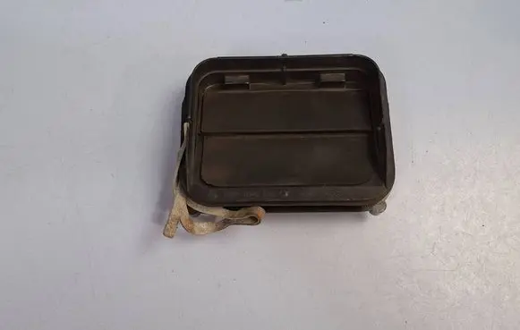 Tesla Model S Quarter panel pressure vent 2F2AB280B62AB