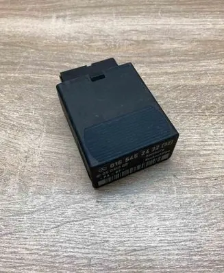 Mercedes-Benz Sprinter W901 W902 W903 W904 Coolant fan relay 0165452432 05041000