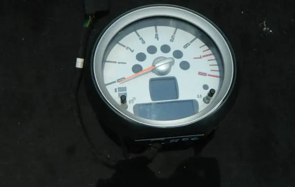 Mini One - Cooper Coupe R56 Speedometer (instrument cluster) 9153402