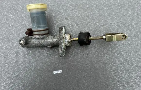 Nissan Terrano Clutch master cylinder 3061059G10