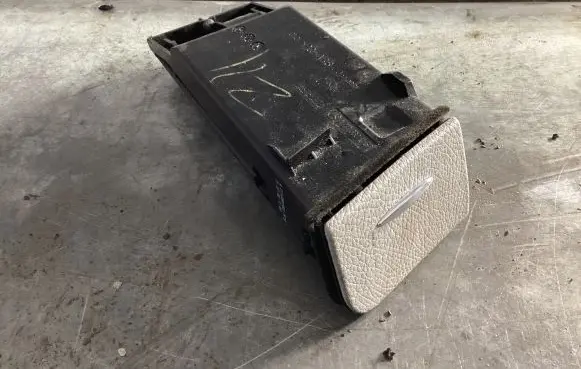 Mercedes-Benz E W211 Dashboard storage box/compartment A2116801952