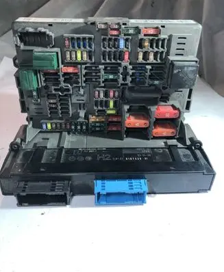 BMW 1 E81 E87 Fuse box set 9119446