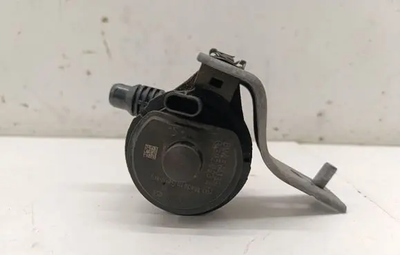 Mini Cooper Countryman F60 Electric auxiliary coolant/water pump 8643397