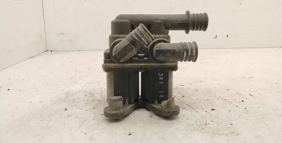BMW 5 E34 Coolant heater control valve 1147412042