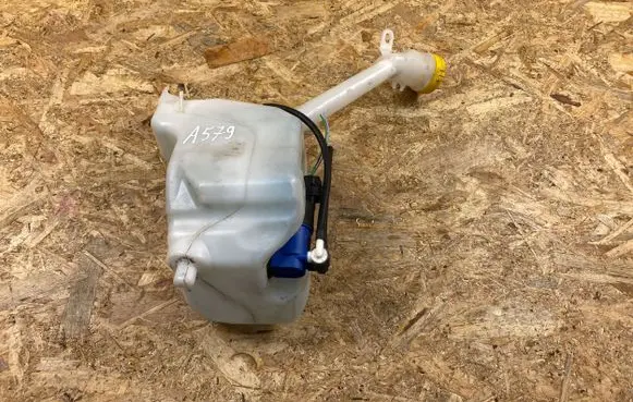 Renault Twingo III Windshield washer fluid reservoir/tank A4538600260