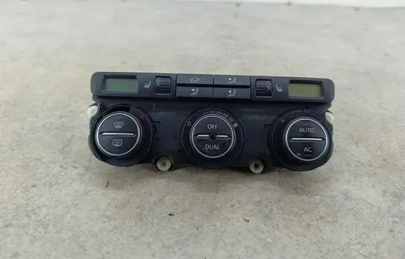 Volkswagen Golf Plus Climate control/heater control trim 1K0907044DE