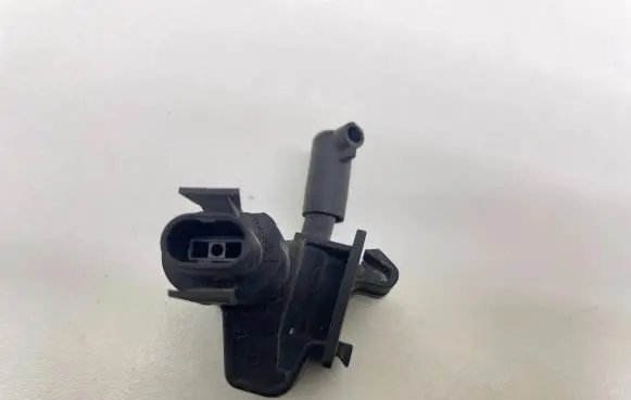 Audi A6 S6 C5 4B Windshield washer spray nozzle 4B0955988