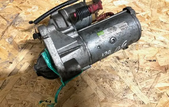 Renault Megane II Starter motor 8200331251 D7R49