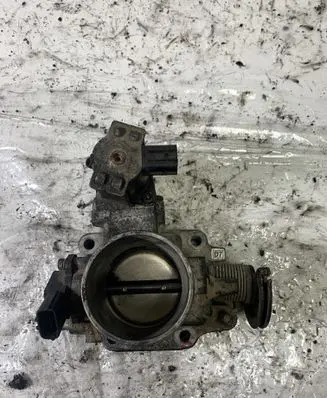 Mazda 626 Throttle valve E9T06871