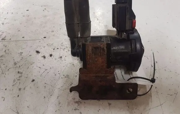 Volkswagen Polo Vacuum valve 04669569