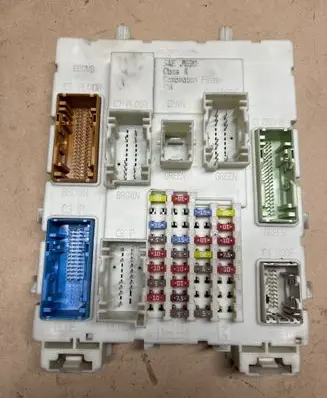 Volvo V40 Fuse module 31394135 04995408 201112H