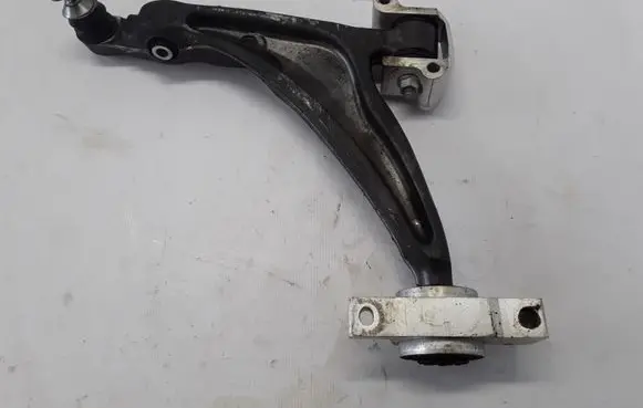 Volvo XC60 Front lower control arm/wishbone 31360651