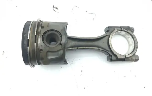 Peugeot 5008 Piston with connecting rod