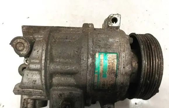 Volkswagen Touran I Air conditioning (A/C) compressor (pump) 1k0820803g