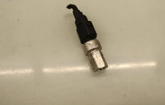 Volkswagen Touareg I Air conditioning (A/C) pressure sensor 