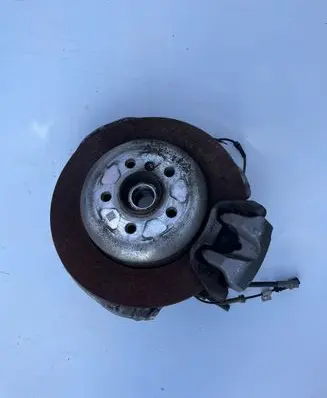 BMW 5 G30 G31 Rear wheel hub 621654