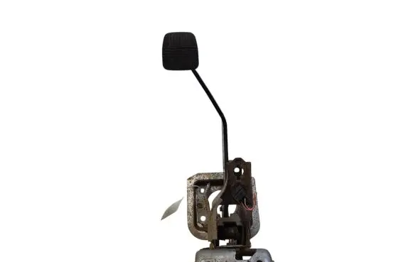 Nissan X-Trail T30 Clutch pedal 