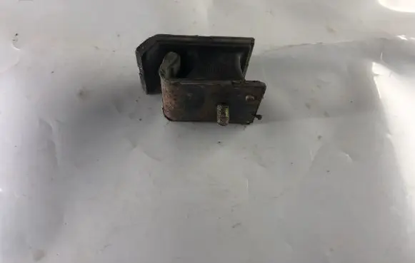 Mitsubishi Pajero Pinin Engine mount bracket MR319769