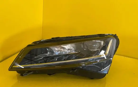Skoda Superb B5 (3U) Headlight/headlamp 3V1941015D
