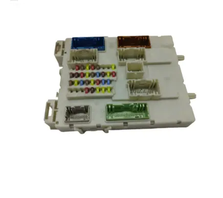 Ford Focus Fuse module BV6N14A073ES BV6T14014JHA 00002335