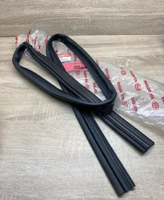 KIA Ceed Rubber seal rear door 825401H000