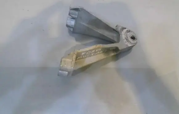 Ford Mustang V Engine mounting bracket