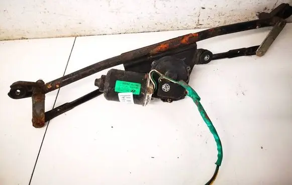 Hyundai Santa Fe Front wiper linkage and motor 