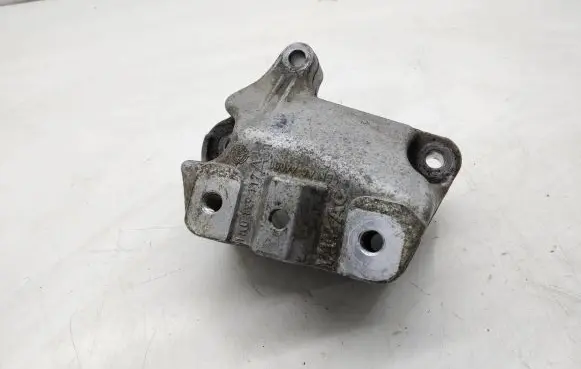 Volkswagen PASSAT B7 Engine mounting bracket 1K0199117A