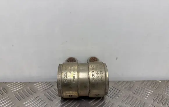 Audi A4 S4 B9 8W Muffler pipe connector clamp 8W0253141D