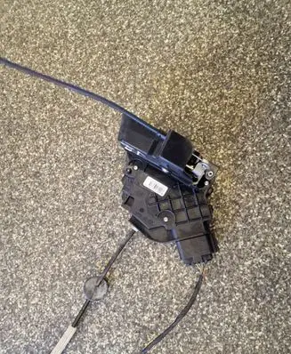 Ford C-MAX I Rear door lock