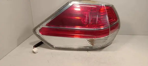 Nissan X-Trail T32 Rear/tail lights 22017939