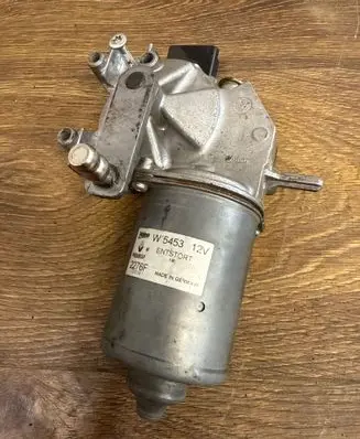 Renault Master III Wiper motor