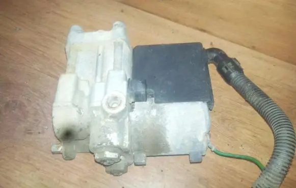 Peugeot 605 ABS Pump 0265201057