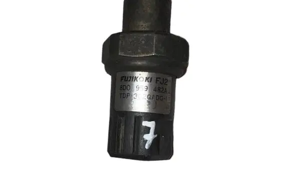 Volkswagen PASSAT B5 Air conditioning (A/C) pressure sensor 8D0959482A TDP302QADG1