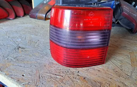 Volkswagen PASSAT B4 Rear/tail lights 3A9945111B 3A9945111