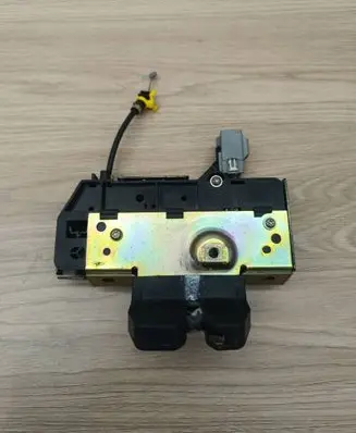 Volvo XC90 Tailgate/trunk/boot lock/catch/latch 30753071 143457