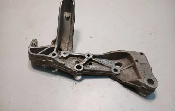 Volkswagen Caddy Front subframe 15092003 1K0199296F