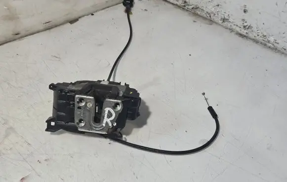 Renault Clio III Front door lock 0206C