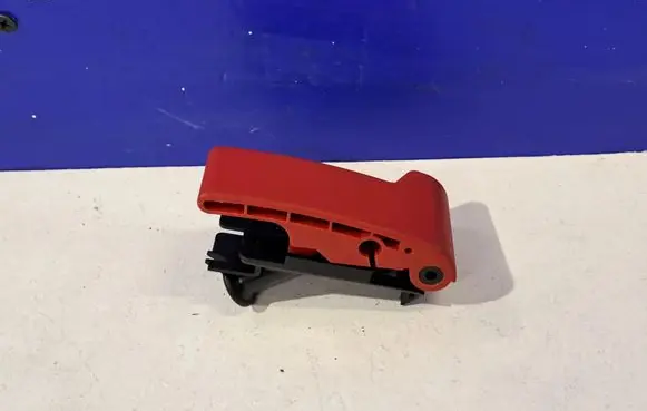 Mercedes-Benz CLS C218 X218 Engine bonnet (hood) release handle A2048800120