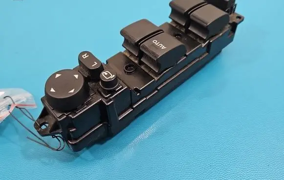 Mazda 2 Electric window control switch DF7466350B IMPRK1561985