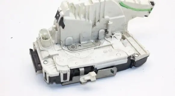 Jeep Cherokee Front door lock P68211678AA